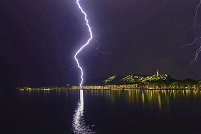 杭州西湖閃電